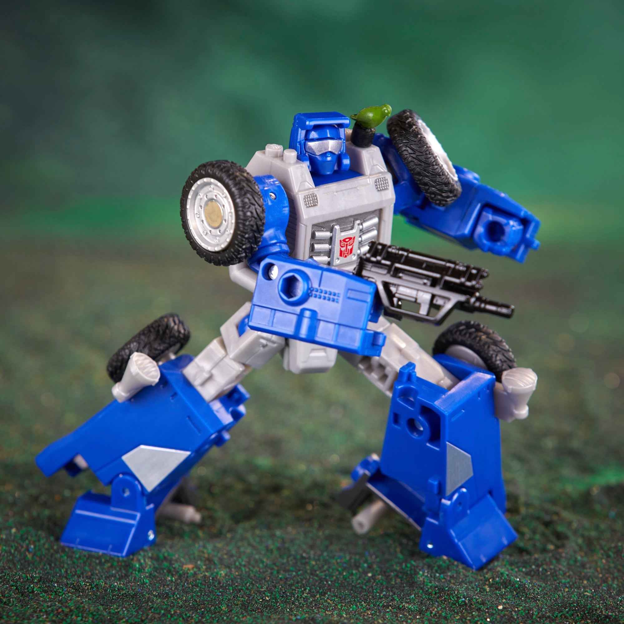Transformers Legacy Evolution Deluxe Beachcomber & Paradise Parakeet - Reissue