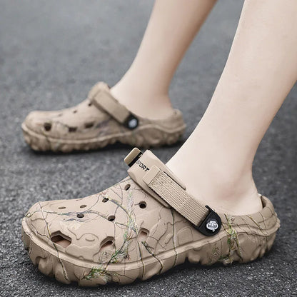 New Summer Men's Sandals New Home Garden Shoes Comfortable and Lightweight Men Slippers Non-Slip Soft Bottom Flip Flop Sandals