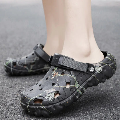 New Summer Men's Sandals New Home Garden Shoes Comfortable and Lightweight Men Slippers Non-Slip Soft Bottom Flip Flop Sandals