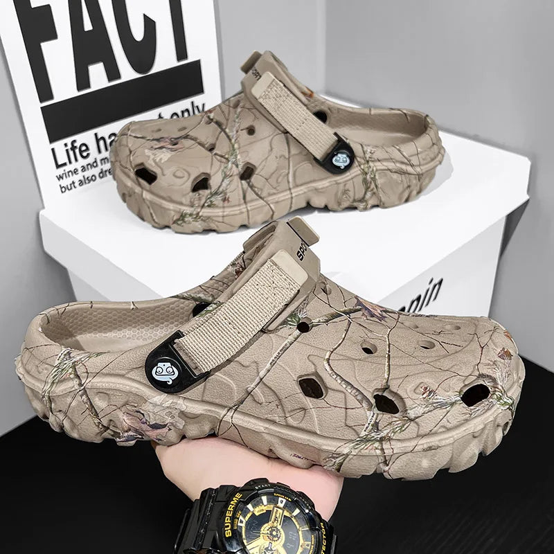 New Summer Men's Sandals New Home Garden Shoes Comfortable and Lightweight Men Slippers Non-Slip Soft Bottom Flip Flop Sandals