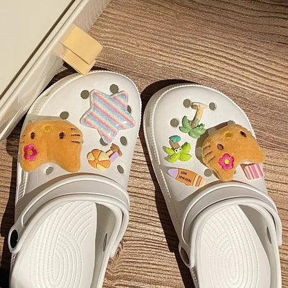 Hot Sale Hello Kitty Resin Shoe Charms Set  Cute Plush Shoe Decoration Accessories Removable Beach Vacation Style
